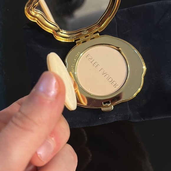 NEW Estee Lauder compact makeup mirror. Rabbit, crystal eye - Picture 3 of 4